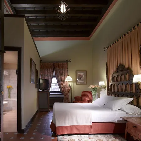 Hotel De 4*