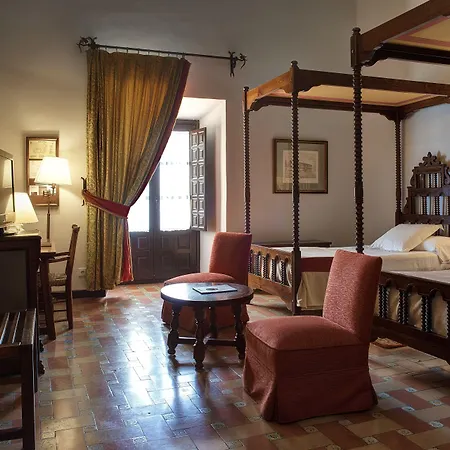 ホテル パラドール デ 4*