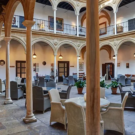 パラドール デ ホテル 4*