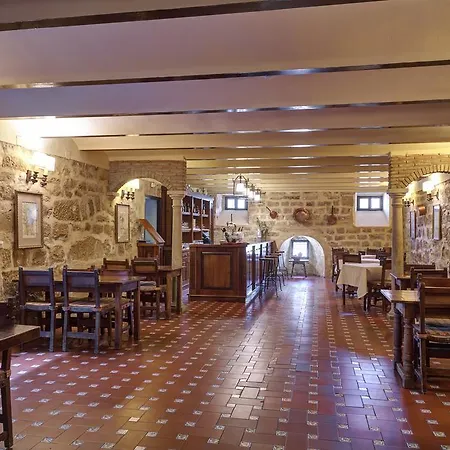 ホテル パラドール デ ウベダ