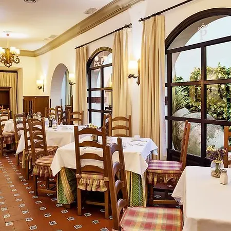Hotel De 4*